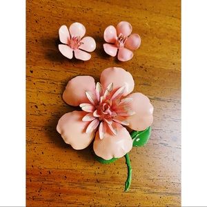 Vintage 60s Pink Flower Brooch & Earrings Set